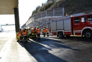 10.12.2016 Verkehrsunfall A9 Bosrucktunnel FF04
